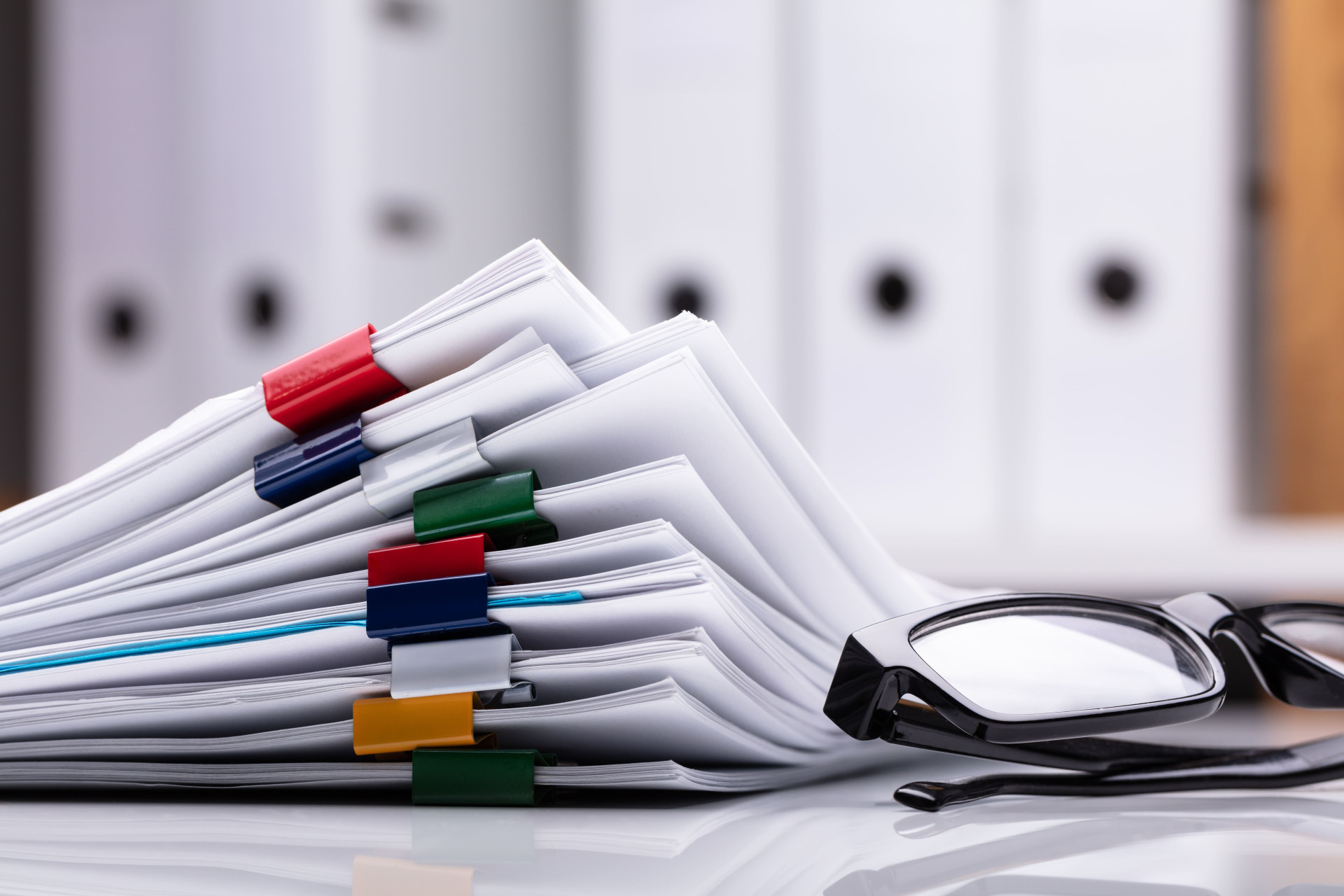 Papier économique : comment choisir une ramette A4 au meilleur rapport qualité-prix ?